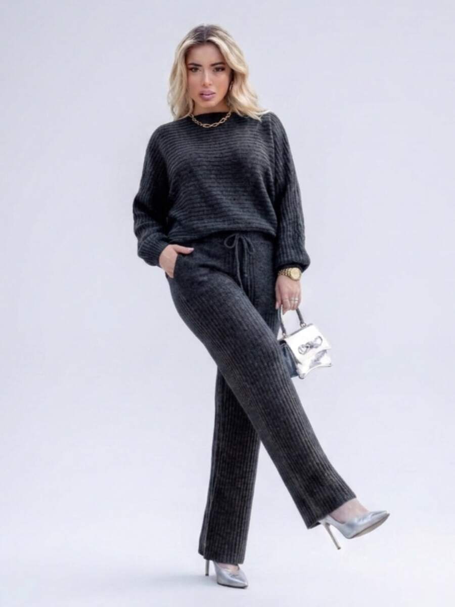 Women's Cold Weather Set In Ribbed Mousse Knit - Oversized Blouse And Pants | Fits Sizes 36 To 44 | Textured Pattern | Wool-Like Fabric | Drawstring Pocket | Women's Clothing | Daily Wear | Autumn/Winter - Dark Grey - View 1