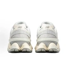 New Balance 9060 - Rain Cloud Grey, Sea Salt & Black Castlerock | Viral 2026 Chunky Platform Sneakers | Premium Suede & Mesh Breathable Trainers | Comfortable ABZORB Midsole Dad Shoes | Authentic Unisex High-Fashion Footwear - Grey White - 查看 4