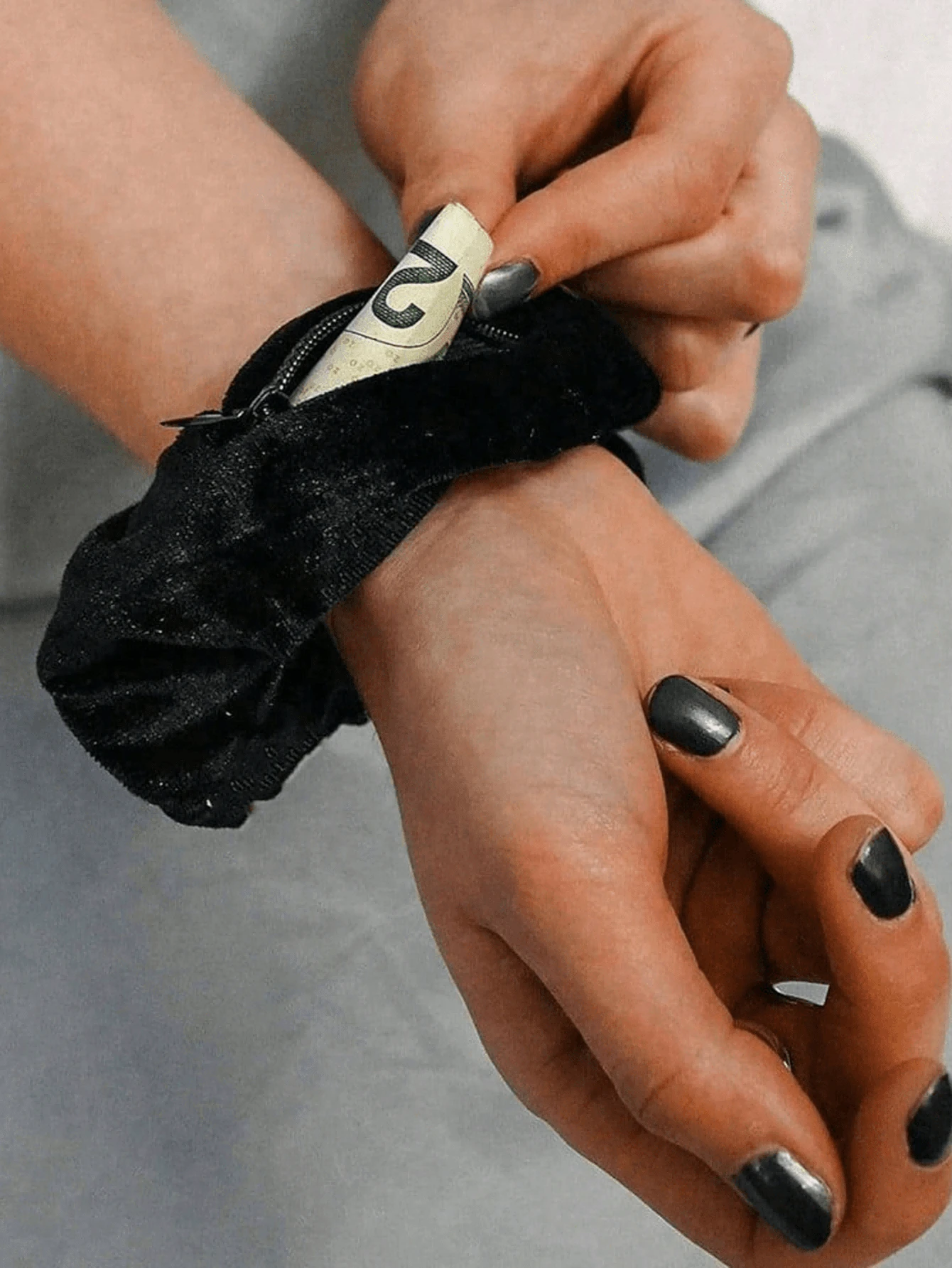 Fashionable Velvet Hair Scrunchie With Hidden Pocket, Multi-Functional Storage For Hair Accessories, Cash And Keys, Compact And Portable, Travel Essential - Multicolor - View 1