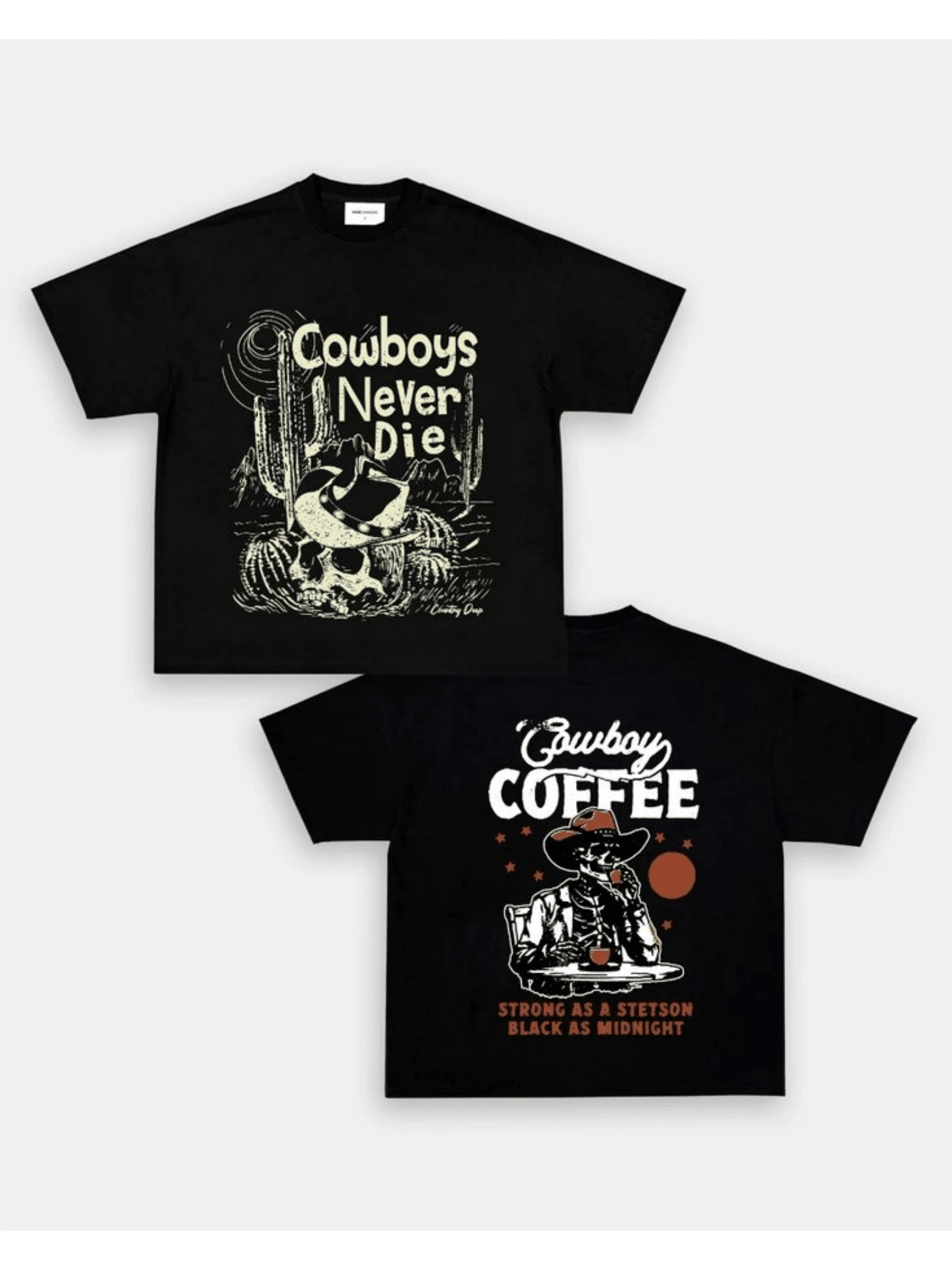Skull With Hat And Cactus Symbolizes The Indomitable Spirit Of The Cowboy In The Desert And The Energy Of Coffee. Men's T-Shirt With Modern And Bold Double Print - 黑色 - 查看 1