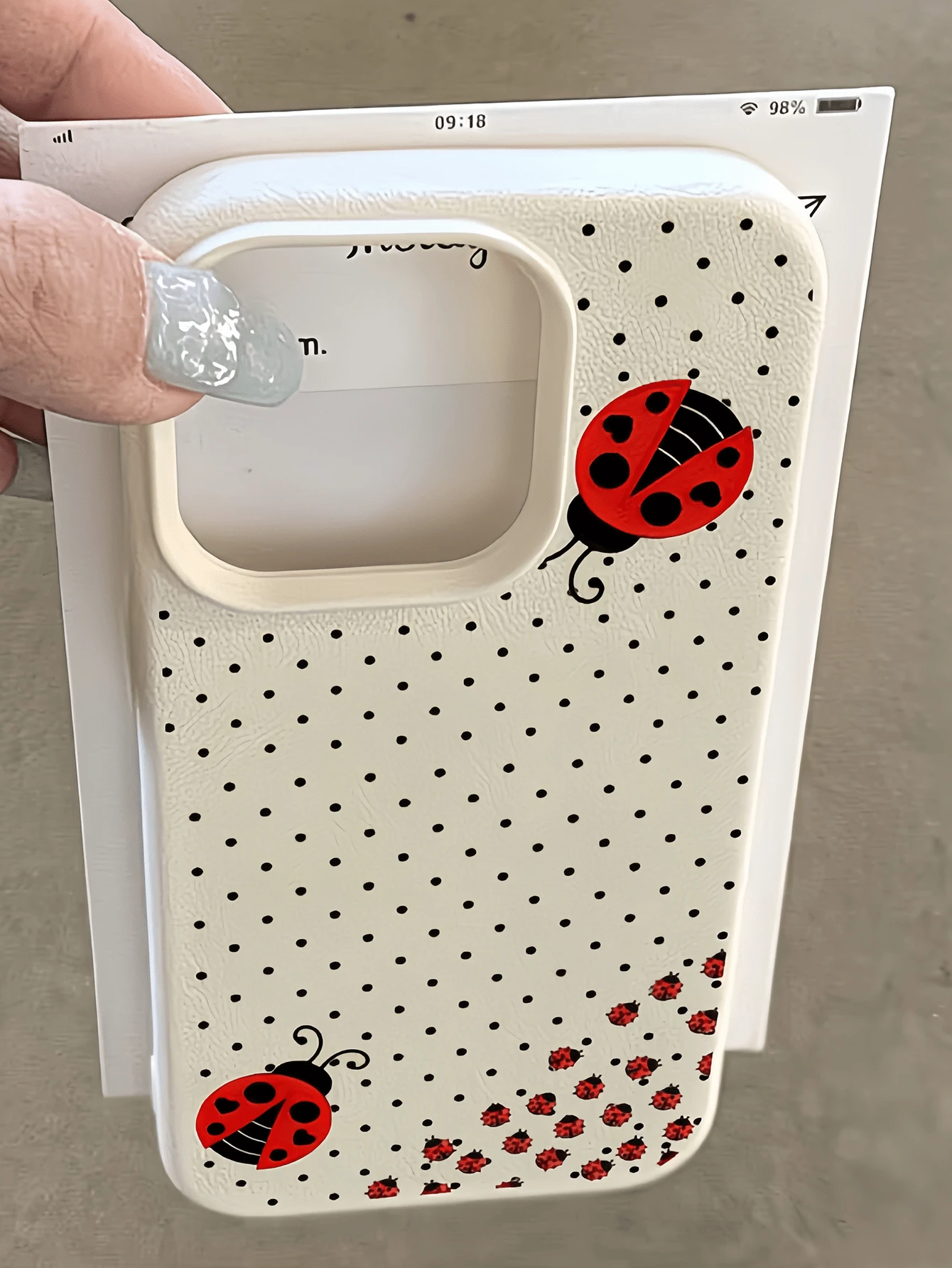 1件 白色波點甲蟲圖案極簡個性化 TPU 防震全包覆手機殼,適用於 Apple 17 16 15 14 13 12 11 Pro Max Air 及系列 - 彩色 - 查看 1