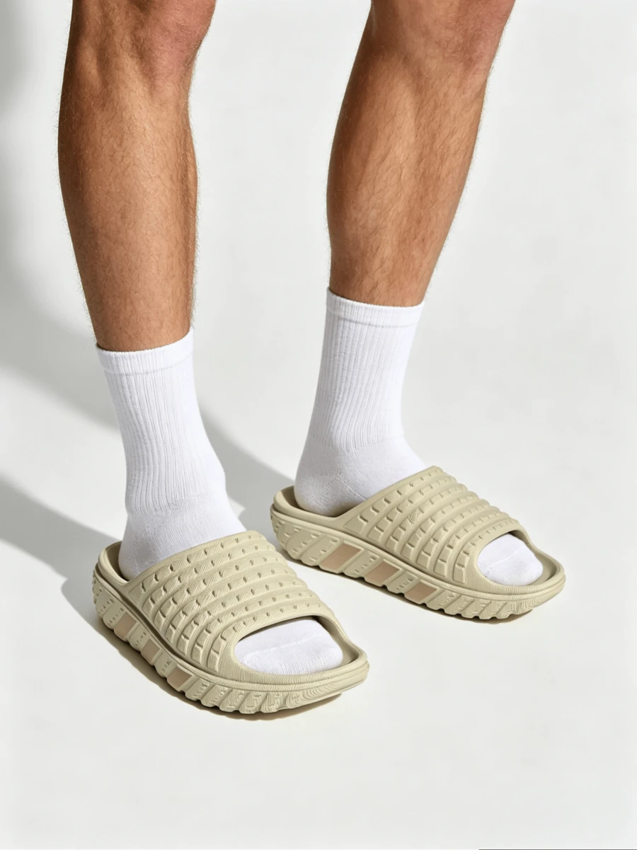 adidas ADILETTE 94 Sandal Selop Kasual yang Nyaman dan Serbaguna, Unisex - Khaki muda - View 1