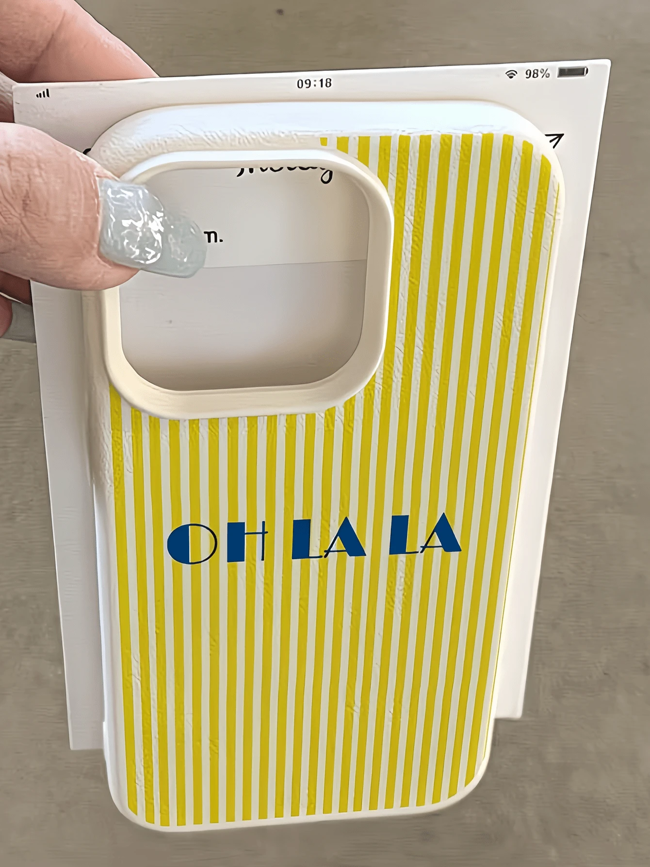 1件 白色英文黃色垂直條紋極簡個性化 TPU 防震全包覆手機殼,適用於 Apple 17 16 15 14 13 12 11 Pro Max Air 及系列 - 彩色 - 查看 1