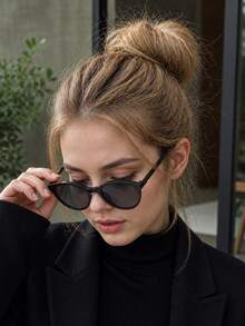 2 Pairs New Korean Style Black Frame Glasses For Women, High-End Anti-UV Sun Protection, Influencer Style Cat Eye Personalized Street Style Rivet Cat Eye - Multicolor - View 3