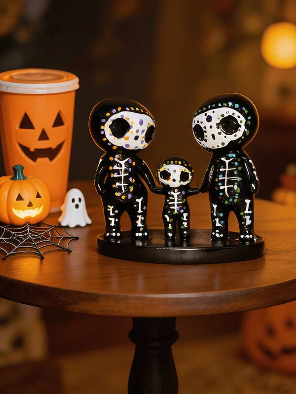 Halloween Home Decor Black Figurine Set, Cute Artistic Statues, 3-Person Family Holding Hands Ornament, Colorful Abstract Desktop Decoration, Unique Room Gift, Pagan Style Sculpture