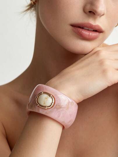 Women's Thick Resin Marble Pattern Bangle, Vintage Wide Cuff Bracelet With Gold Trim And Inlaid Stones, Exaggerated Bohemian Vacation Jewelry, Eye-Catching Stackable Unique Summer Accessory