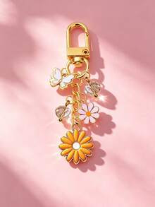 1pc Sweet Style Daisy Butterfly Crystal Bead Bag Charm, Gentle Girl Highly Attractive Key Pendant, Versatile Bag Decoration, Best Friend Small Gift, 2 Color Options Available - Multicolor - View 5