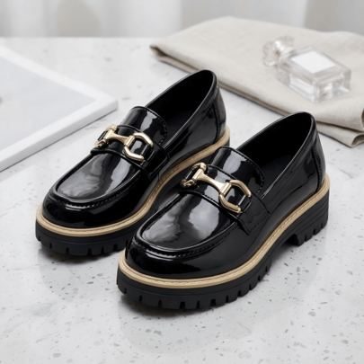 Mocasines sin cordones de suela gruesa y capas para mujer, con detalle de cadena dorada, unicolor sin estampado, punta redonda, sin correa, suela gruesa dentada, tacón plano, estilo retro preppy, para primavera y otoño, uso diario y desplazamientos, color negro, material brillante, zapatos de suela gruesa