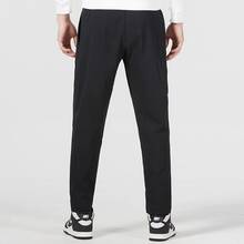 Celana olahraga kasual nyaman berbahan tenun dengan logo Nike polos dan bordir untuk pria. - Hitam - View 3