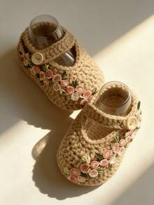 1雙手工鉤編嬰兒鞋，米色花卉刺繡，瑪麗珍鞋款，鈕扣繫帶 - 卡其色 - 查看 5