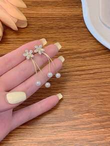 1對亮面仿珍珠與立方鋯石花朵流蘇珍珠耳環，優雅長款耳環，萬聖節主題 - 金色 - 查看 4