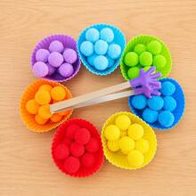 1 Juego de Pompones Arcoíris - Juguete Educativo de Reconocimiento de Colores y Entrenamiento de Concentración para Niños Pequeños, 78 piezas (7 Vasos de Colores + 1 Clip de Color Aleatorio + 70 Bolas de Algodón de 2cm) - Multicolor - Ver 7