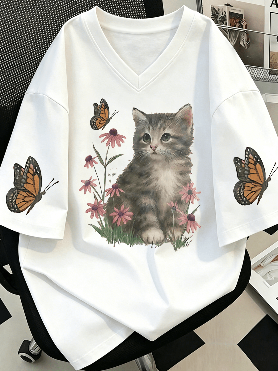 大尺碼 V 領寬鬆 T-shirt，小貓花卉蝴蝶印花，柔軟親膚修身遮腹，夏季休閒上衣，適合豐滿女性