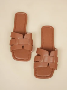 2026 Sommer Neue Damen Sandalen mit quadratischer Zehenpartie und offener Zehenpartie in H-Form, weiche Sohle Mule Sandalen, Urlaubsstil Damen Sommer Sandalen, bequeme Damen Sandalen, lockere Slip-On Damen Sandalen, modische süße Damen Flache Sandalen, Damen Urlaubs Sandalen, Damen braune Sandalen, elegante Damen Sandalen, einfache bequeme tägliche lässige flache Strandschuhe, PU-Leder Material weiche Sohle Damen Große Größen Strandsandalen - Braun - Übersicht 6