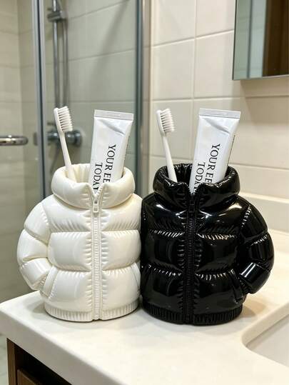 Organizer Meja Kreatif Berbentuk Jaket Bulu Angsa, Ember Penyimpanan Alat Tulis Meja, Kapasitas Besar untuk Pensil, Pulpen Netral, Penggaris; Dekorasi Penyimpanan Khusus Meja Siswa, Juga Sebagai Tempat Kuas Makeup, Penyimpanan untuk Pensil Alis, Kuas Eyeshadow, Lipstik; Gaya Minimalis Hitam Putih, Dekorasi Meja Kantor Rumah, Hadiah Kembali ke Sekolah, Hadiah Liburan, Tebal, Tahan Lama dan Tidak Mudah Berubah Bentuk, Wadah Penyimpanan Multifungsi untuk Meja dan Meja Rias, Halloween, Musim Kembali ke Sekolah, Kebutuhan Natal