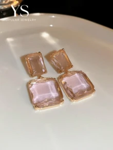 1對粉色極簡方形糖果透明玻璃水晶方鑽優雅耳環，奢華高端誇張冷淡風女款耳環，適合婚禮伴娘 - 粉色 - 查看 4
