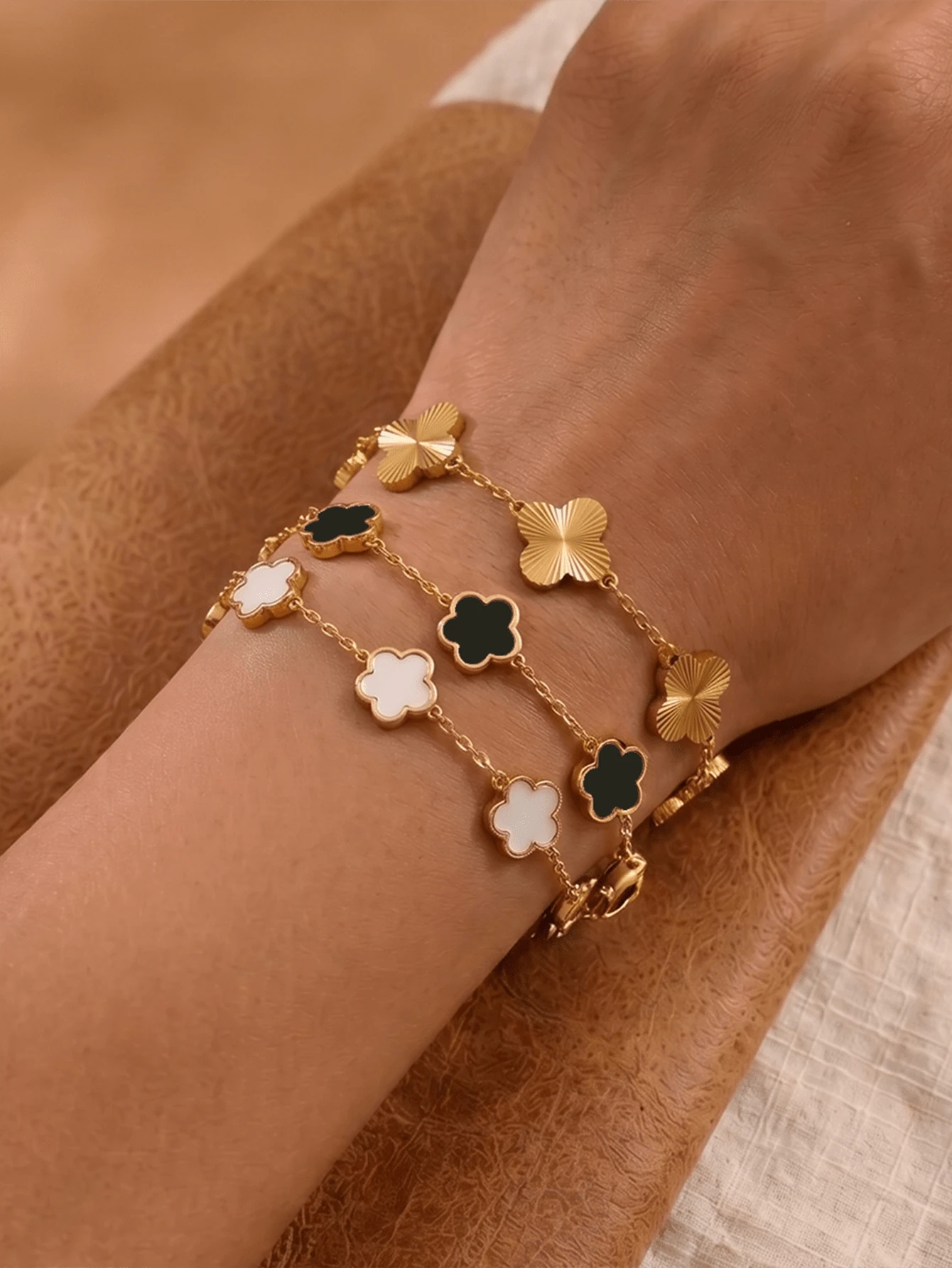 1pc Fashion Stainless Steel Flower Decor Chain Bracelet For Women, Daily Wear - Gold - View 1