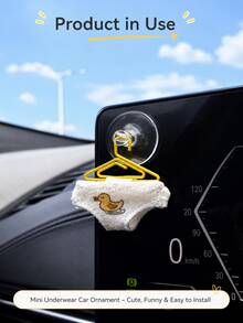 迷你內褲汽車車窗掛飾附吸盤，可愛布料內褲與黃色掛鉤裝飾，適用於儀表板或後視鏡，療癒趣味汽車內飾裝飾，無需黏膠，通用於汽車與卡車 - 擺飾 - 查看 13