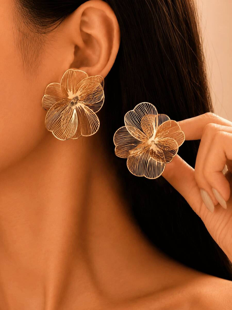 2pcs Elegant Charming Gold Flower Stud Earrings, Suitable For Women's Daily, Date, Party, Holiday, Gift And Banquet Wear, Match With Jewelry - Gold - View 1