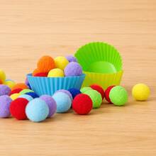1 Juego de Pompones Arcoíris - Juguete Educativo de Reconocimiento de Colores y Entrenamiento de Concentración para Niños Pequeños, 78 piezas (7 Vasos de Colores + 1 Clip de Color Aleatorio + 70 Bolas de Algodón de 2cm) - Multicolor - Ver 6