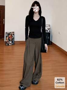 女款黑色V領長袖T恤，秋冬內搭底層上衣，修身顯瘦純色休閒款 - 黑色 - 查看 2