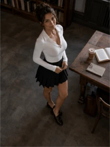 秋冬新款女式時尚優雅舒適翻領金屬字母裝飾優雅長袖T恤針織上衣休閒白色 - 白色 - 查看 5