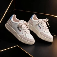 AU - Classic Grey And White Lace-Up Shoes Adorned With A Colorful Patchwork Design. Comfortable Skate Shoes, Designed For Couples, With A Contrasting Design In Bold Colors. - 灰白藍尾 - 查看 3