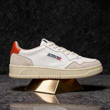 AU - Classic Grey And White Lace-Up Shoes Adorned With A Colorful Patchwork Design. Comfortable Skate Shoes, Designed For Couples, With A Contrasting Design In Bold Colors. - 灰白橙尾 - 查看 2
