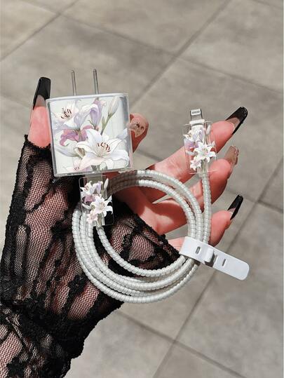 5件組充電器保護套組，百合花圖案，含數據線收納配件、20W/18W充電適配器與適配器頭套，相容 Apple 11/12/13/14/15/16/13 Pro Max/16 Pro Max/17 Pro Max/15 Pro Max