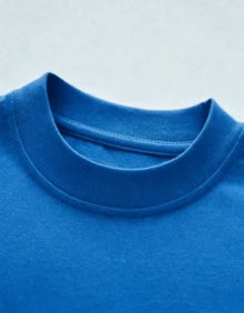 Women's Soft Blue Cotton T-Shirt With A Fun Cow Print Featuring Glasses, A Bow, A Cow Ribbon, And A Coffee Cup. A Fun Design For Everyday Casual Wear, An Ideal Gift For Coffee Lovers. - 藍色 - 查看 3