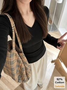 女款黑色V領長袖T恤，秋冬內搭打底上衣，修身顯瘦純色休閒款 - 黑色 - 查看 3