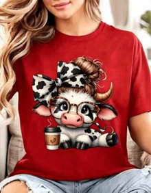 Soft Women's Cotton Mesh T-Shirt With A Fun Cow Print Featuring Glasses, A Bow Tie, And A Coffee Cup. A Fun Design For Everyday Casual Wear, An Ideal Gift For Coffee Lovers, A Casual Blouse For Women. - 紅色 - 查看 9