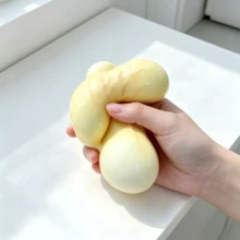 1個高彈性不反彈椰子油花生軟捏壓力球，派對禮袋填充物，女孩玩具，紓壓捏捏玩具，椰子油捏捏球，熱門捏捏玩具，節日必備 - 彩色 - 查看 1