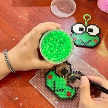 DHboying Hạt nhựa ủi 2.6mm mini, hạt nhựa ủi làm nghệ thuật pixel thủ công, giải đố DIY, giải đố 3D, bộ hộp - Hạt Perler nhiều màu - Xem 6
