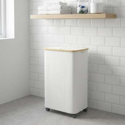 Cesto para ropa sucia con ruedas y tapa, 100 L (26 galones) con asa de bambú, grande para dormitorio, baño, dormitorio, lavandería, color blanco