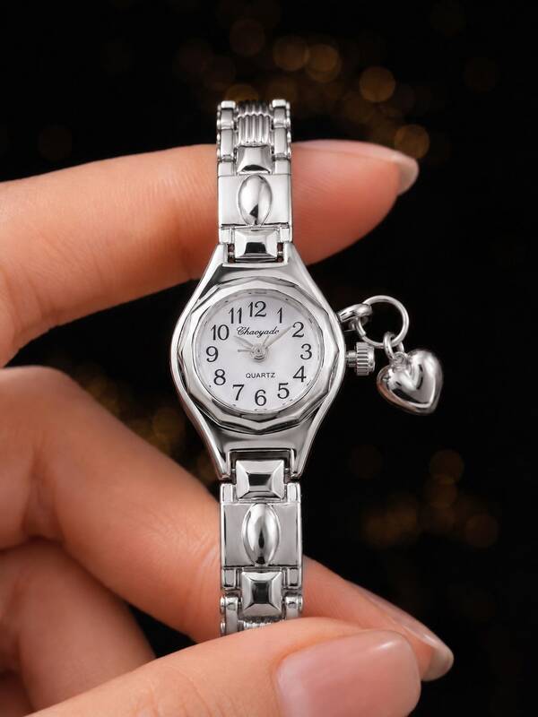 1pc Elegant Compact Women's Watch, Luxury Shiny Silver Minimalist Wristwatch, Women's Quartz Watch, Heart Pendant Decor Wristwatch, Mother's Day Gift, Fashion Small Dial Silver Watch, Exquisite Quartz Watch, Fashion Delicate Women's Wristwatch, Suitable For Daily Wear, Party And Date Formal Wristwatch, Ideal Gift For Women, Girlfriend, Mother And Colleagues