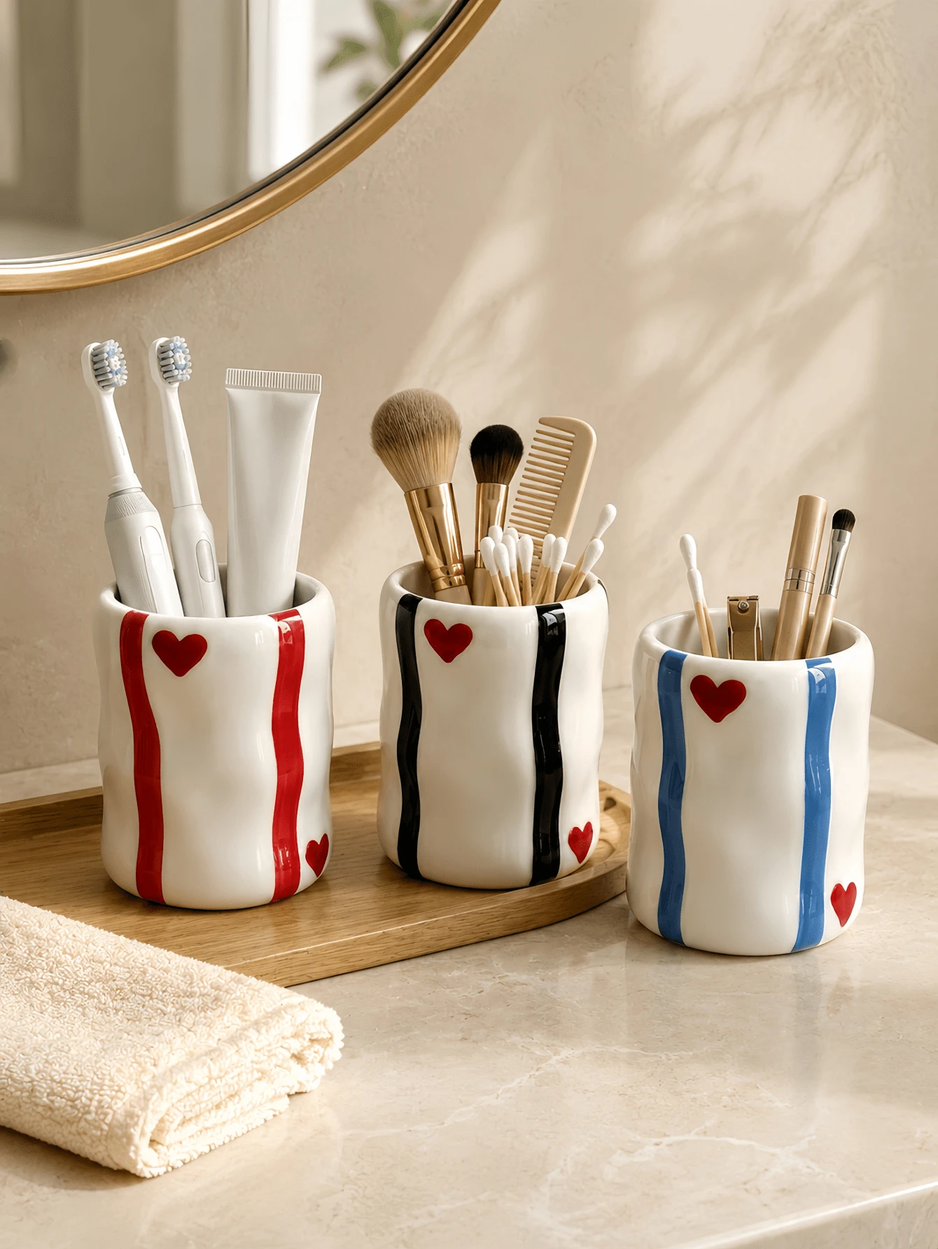 1pc Glossy Wavy Storage Cup, Bathroom Toothbrush Holder, Toothpaste Cup, Makeup Brush Organizer, Modern Vanity Tabletop Decor. Note: If The Product Has An Unusual Odor, Please Place It In A Ventilated Area For 1-3 Days