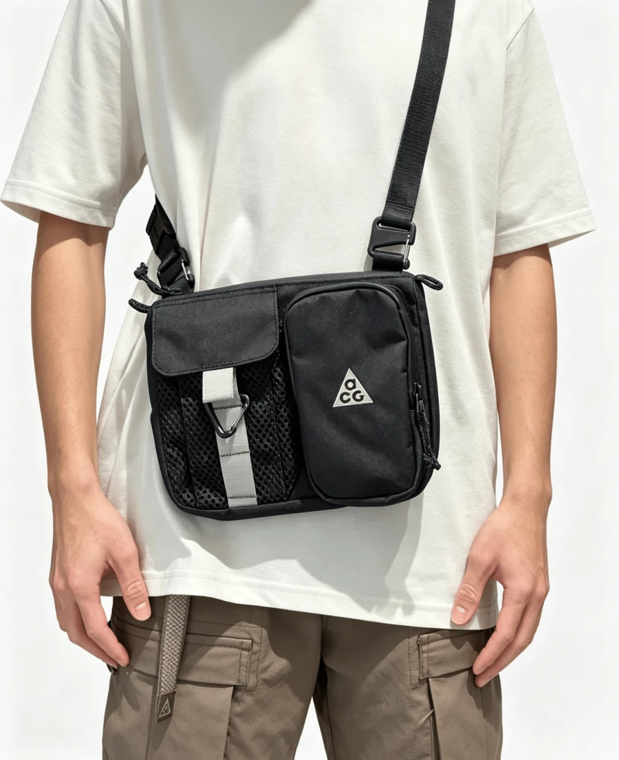 Nike ACG 戶外收納拉拉鍊開合織品單肩斜背包男女同款情侶款 - 黑色 - 查看 1