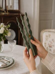 2pcs Green Twisted Taper Candles, French Vintage Spiral Long Candles, Suitable For European Home Decor, Room Arrangement, Wedding Table Decoration, Romantic Dinner, Party Decoration, Photography Props, Picnic Table Decoration, Gift For Her - Green Series - View 10