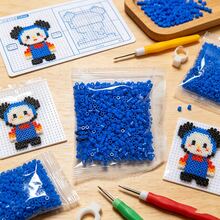 1000顆 2.6mm/0.1in 藍色熔融小孔珠，彩色馬蹄形珠子套組，適合DIY珠寶製作、髮辮、項鍊、耳環與裝飾，大包裝塑膠手工穿孔珠，適用於小物件與創意手工藝 - 多色C8 - 查看 3