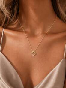1pc Sterling Silver Four-Leaf Clover Hollow Zirconia Inlay Pendant Necklace, Delicate Minimalist Design, Versatile Choker Necklace, Refreshing For All Seasons Valentines - Necklace - View 4