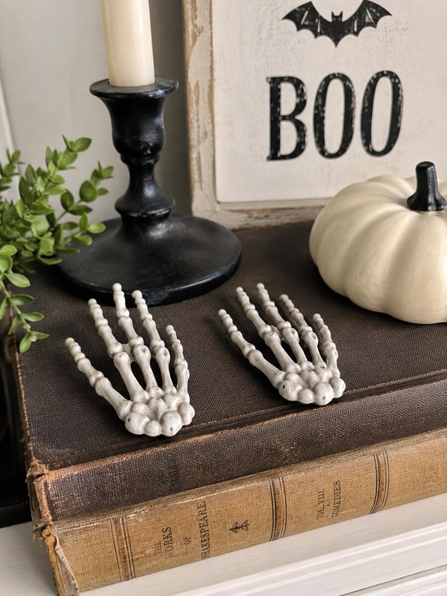 2pcs Halloween Skeleton Hand Tabletop Decor Spooky Bone Figurine Gothic Mini Freestanding Ornament Farmhouse Mantel Book Shelf Coffee Table Indoor Desktop Centerpiece Creepy Seasonal Holiday Party Rustic Household Decor Accent Gift - style 1 - View 1