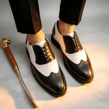 Men's British Black & White Colorblock Oxford Dress Shoes, Brogue Carved Lace-Up Pointed Toe Single Monk Strap, Suitable For Daily Business Commute, Wedding Groom & Groomsman Outfit, Wedding Photo Shoot, Classic Versatile Youth Men's Suit Matching Simple Casual Formal PU Leather Shoes - Black and White - View 11