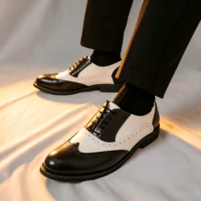 Men's British Black & White Colorblock Oxford Dress Shoes, Brogue Carved Lace-Up Pointed Toe Single Monk Strap, Suitable For Daily Business Commute, Wedding Groom & Groomsman Outfit, Wedding Photo Shoot, Classic Versatile Youth Men's Suit Matching Simple Casual Formal PU Leather Shoes - Black and White - View 6