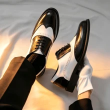 Men's British Black & White Colorblock Oxford Dress Shoes, Brogue Carved Lace-Up Pointed Toe Single Monk Strap, Suitable For Daily Business Commute, Wedding Groom & Groomsman Outfit, Wedding Photo Shoot, Classic Versatile Youth Men's Suit Matching Simple Casual Formal PU Leather Shoes - Black and White - View 4