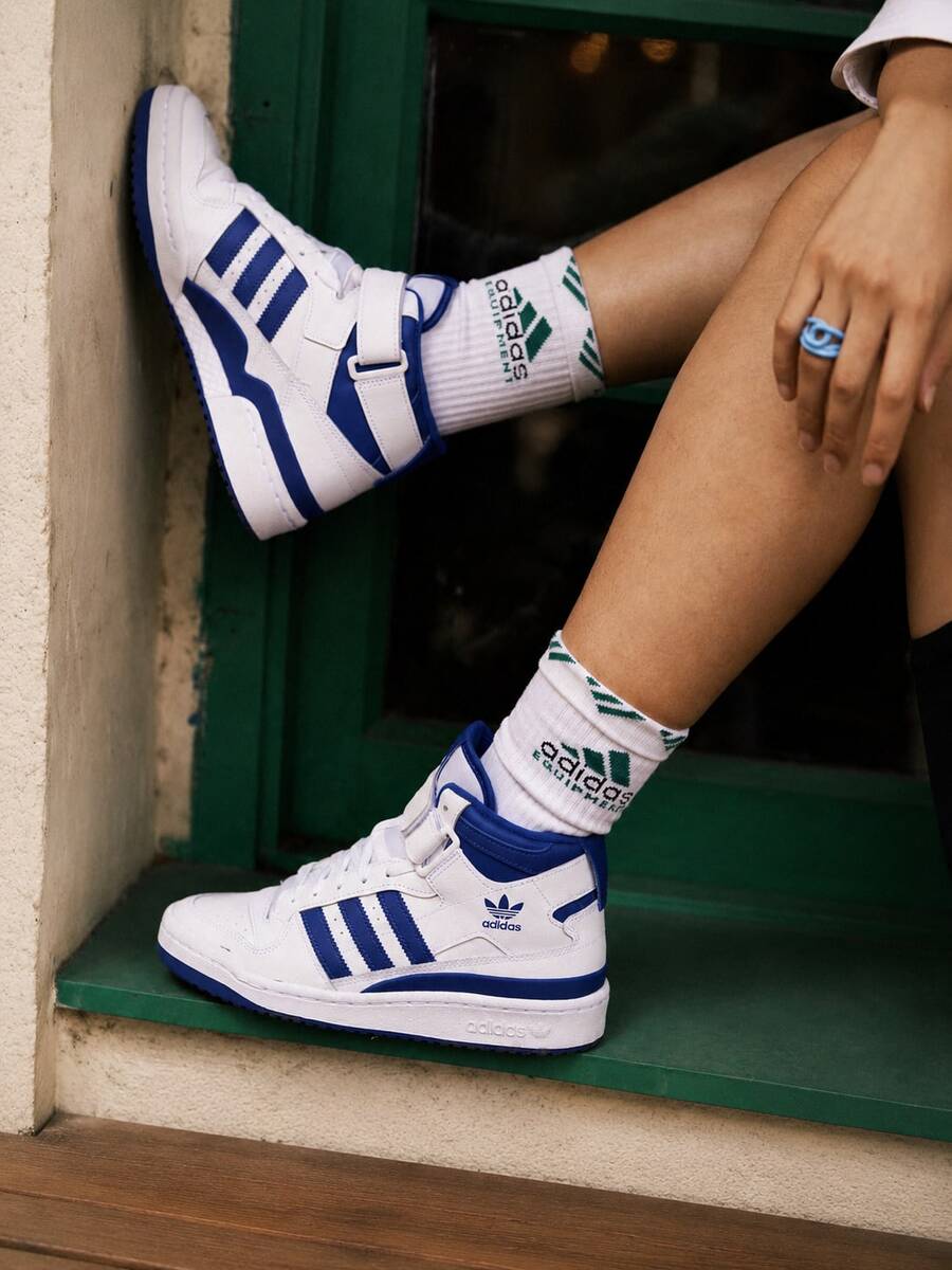 Sepatu Sneakers Adidas FORUM MID Classic Mid-Top Putih - Blue and White - View 1