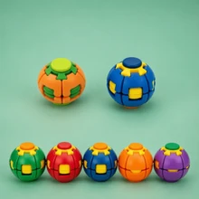 Model Display - Stress Relief Gadget Press & Rotate Ball, + Clicker, Office Portable Small Toy, One-Hand Operation, Pocket Toy (14+), Random Color - Multicolor - View 4