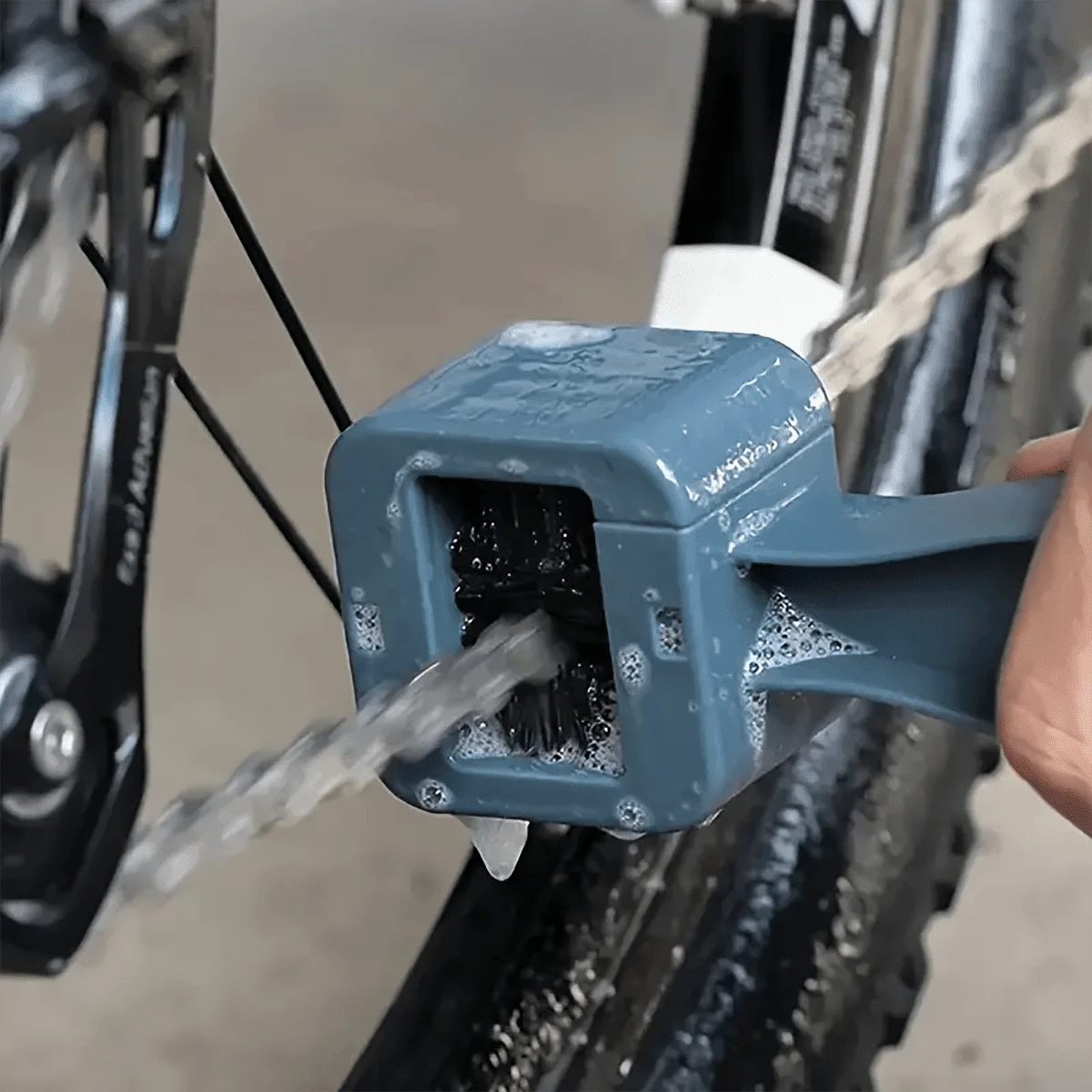 Bicycle Chain Cleaning Brush - Easy Cleaning For Off-Road Motorcycles, ABS Material, Quickly Removes Dirt And Grime From Bicycle Chains