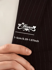 客製化姓名領飾針，中性皇冠愛心造型個性化不鏽鋼胸針，優雅婚禮新郎伴郎珠寶禮物 - 皇冠愛心名字 - 查看 6