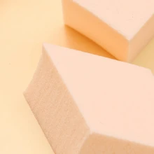 Miniso 15入三角楔形化妝海綿套組 便攜一次性底妝化妝海綿 附收納盒 - 隨機的 - 查看 7